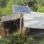 Eine der Photovoltaikanlagen vor einer Hütte in San Marcos. Diese "solar home systems" versorgen ländliche Familien für einen kleinen Obulus mit Strom