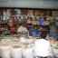 Ein mit Gewürzen und Kräutern überladener Marktstand in Masaya, das 40 km außerhalb San Marcos liegt. Ein freundlicher Verkäufer erklärt die Herkunft und Verwendungszwecke seiner Ware 
