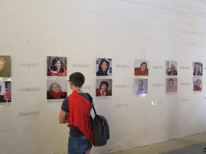 In der Stadtkirche Jenas wurde anlässlich der Konferenz "Gemeinsam gegen häusliche Gewalt" im September 2016, die Wanderausstellung "Die Hälfte des Himmels. 99 Frauen & Du" eröffnet